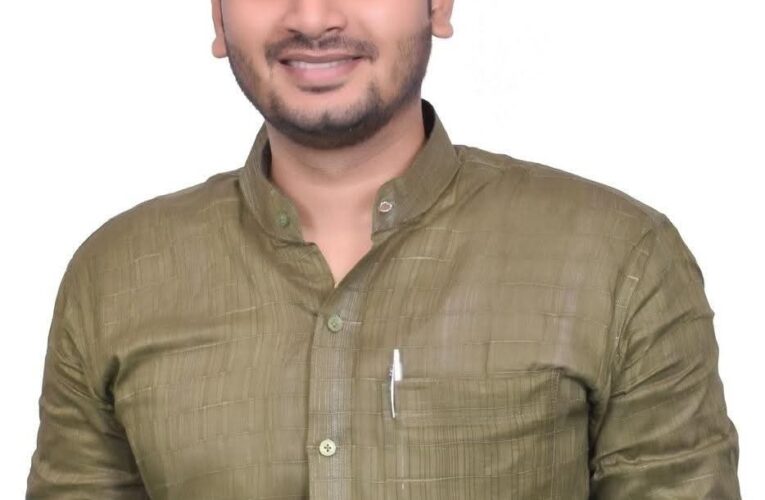 भगवानपुर नगर मंडल युवा मोर्चा के महामंत्री बने सुमित शर्मा उर्फ अन्नू, कहा-जिम्मेदारी का निष्ठा और ईमानदारी से निर्वहन करेंगे, युवाओं को संगठन से जोड़ना और सरकार की जनकल्याणकारी योजनाओं को आगे बढ़ाना रहेंगी प्राथमिकता