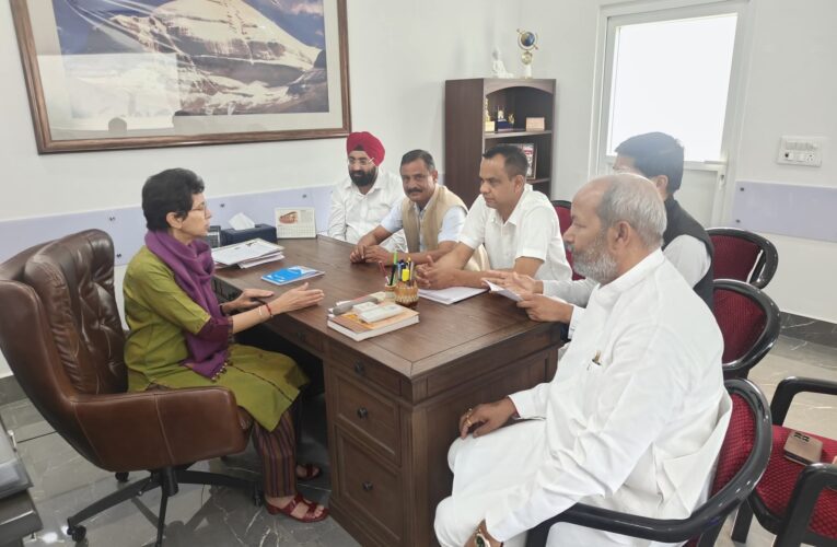कांग्रेस जिलाध्यक्षों के प्रतिनिधिमंडल ने कुमारी शैलजा से की मुलाकात, संगठनात्मक मजबूती पर हुई चर्चा