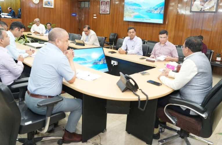 मुख्य सचिव ने ली वन स्टेट वन ग्लोबल डेस्टिनेशन को लेकर बैठक, टिहरी क्षेत्र को ग्लोबल डेस्टिनेशन के रूप में किया जाए विकसित: मुख्य सचिव
