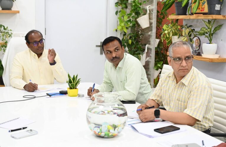 मुख्य निर्वाचन अधिकारी ने ली SIR की तैयारियों के सम्बंध में समीक्षा बैठक, जिलाधिकारियों की समीक्षा बैठक में सीईओ ने दिए विस्तृत निर्देश