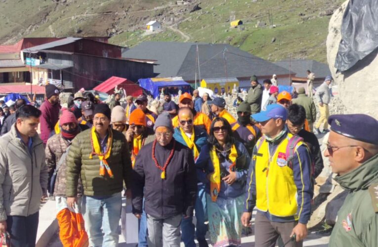 नागालैंड के राज्यपाल नन्द किशोर यादव ने किए बाबा केदार के दर्शन, प्रदेश एवं देशवासियों की सुख-समृद्धि की कामना