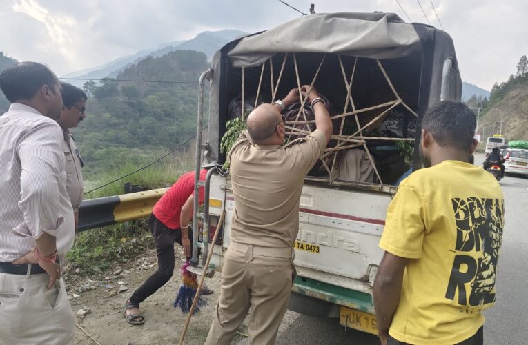 चारधाम यात्रा के बीच रुद्रप्रयाग में आबकारी विभाग का बड़ा अभियान, 69 लीटर अवैध शराब बरामद, लगातार कार्रवाई कर रहा आबकारी विभाग, जनपद के विभिन्न क्षेत्रों में 142  से अधिक बार की गई छापेमारी की कार्रवाई