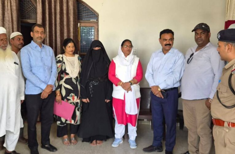 हरिद्वार: हलाला के विरुद्ध प्रदेश में पहला मुकदमा दर्ज कराने वाली पीड़िता से दोबारा मिलने पहुंचीं अल्पसंख्यक आयोग की उपाध्यक्ष फरजाना बेगम, समान नागरिक संहिता लागू होने से मुस्लिम महिलाओं को हलाला व तीन तलाक जैसी कुप्रथाओं से मिलेगी मुक्ति