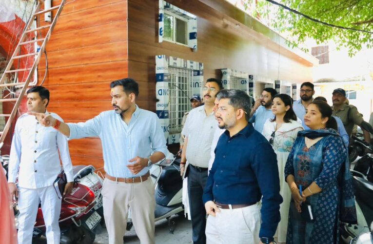 देहरादून: डीएम ने कलेक्ट्रेट परिसर स्थित कार्यालयों, रिकॉर्ड रूम एवं आपदा परिचालन केन्द्र का किया निरीक्षण, अधिकारियों कार्मिकों को दिए आवश्यक दिशा-निर्देश