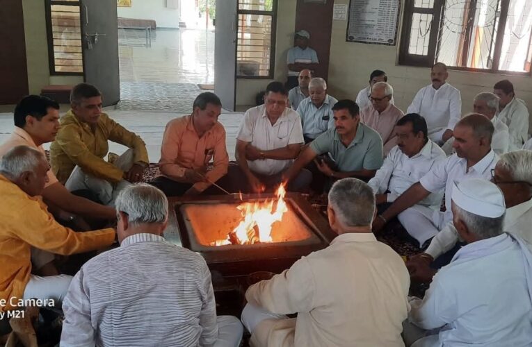 जाट महासभा पंचपुरी हरिद्वार द्वारा भारत रत्न पूर्व प्रधानमंत्री चौधरी चरण सिंह की पुण्यतिथि पर वैदिक यज्ञ कर पुष्पांजलि अर्पित की