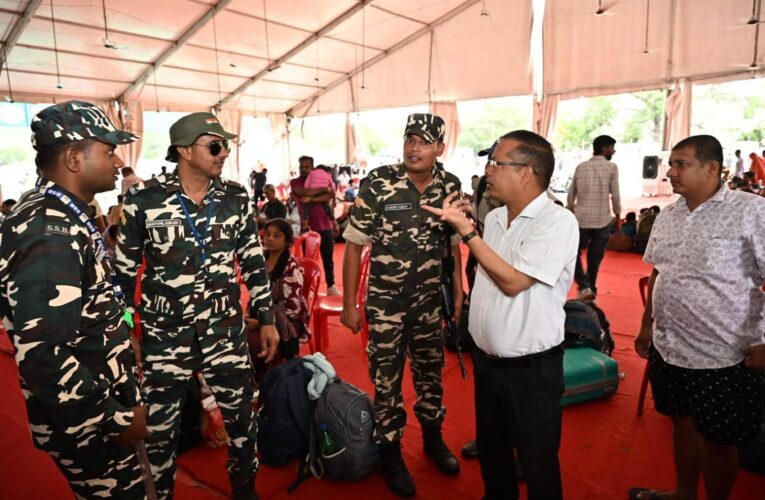 उप जिलाधिकारी मुख्यालय/नगर मजिस्ट्रेट हर गिरि ने किया चारधाम पंजीकरण केंद्र का निरीक्षण, व्यवस्थाओं को लेकर प्रशासन सख्त, यात्रियों की सुविधा हेतु पेयजल, शौचालय, मेडिकल जांच सहित सभी इंतजाम चाक-चौबंद