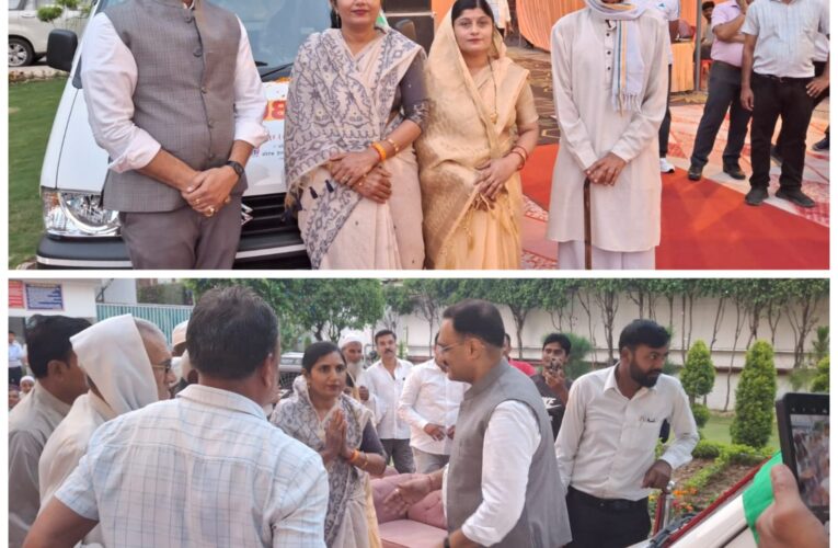 भगवानपुर कोटक हेल्थ केयर (राजेंद्र ज्ञान मेमोरियल फाउंडेशन) द्वारा किशनपुर के समस्त ग्राम वासियों को एंबुलेंस समर्पित की, जिला पंचायत सदस्य संजना चौहान मुख्य अतिथि के रूप में पहुंची, बोलीं-“स्वास्थ्य सेवा केवल उपचार तक सीमित नहीं है, बल्कि समय पर उपचार मिलना भी उतना ही महत्वपूर्ण