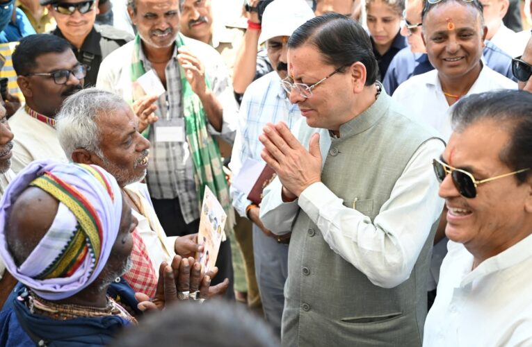 मुख्यमंत्री पुष्कर सिंह धामी ने ऋषिकेश स्थित ट्रांजिट कैंप का किया औचक निरीक्षण