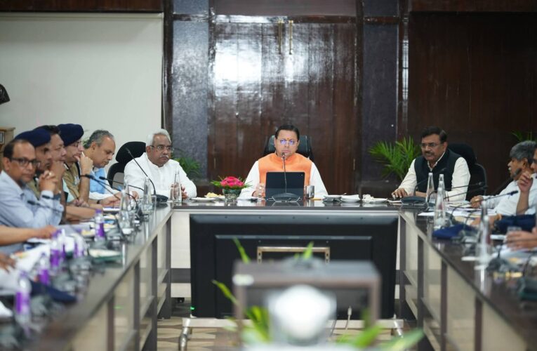 मानसून से पहले सभी तैयारियां पूरी करें अधिकारी:  मुख्यमंत्री पुष्कर सिंह धामी, 15 नवम्बर 2026 तक सभी सड़कें हों गड्ढा मुक्त, आपदा एवं स्वास्थ्य प्रबंधन पर विशेष फोकस