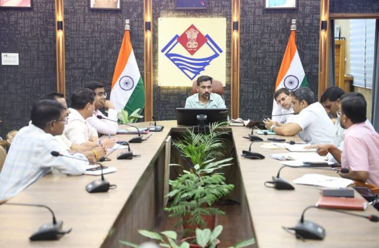मानसून से पहले जलभराव वाले संवेदनशील स्थलों पर समस्या का करें त्वरित समाधानः देहरादून डीएम,  आईटी पार्क क्षेत्र में जलभराव निस्तारण कार्य तत्काल शुरू करने के निर्देश, नदी-नालों की सफाई पर विशेष जोर