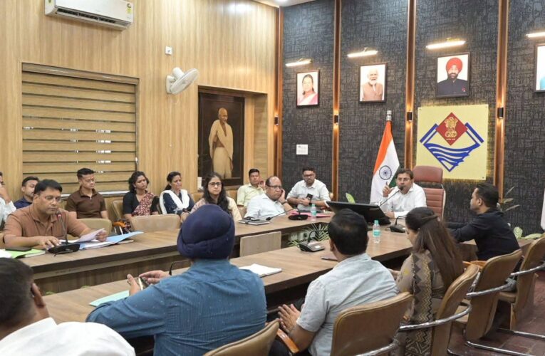 देहरादून में अंतरराष्ट्रीय योग दिवस की तैयारियां तेज, 19 को मुख्यमंत्री की अगुवाई में होगी ‘रन फॉर योग’, अंतरराष्ट्रीय योग दिवसः 21 जून को प्रात 7 बजे से परेड ग्राउंड के बहुउद्देशीय क्रीड़ा हॉल में होगा सामूहिक योगाभ्यास