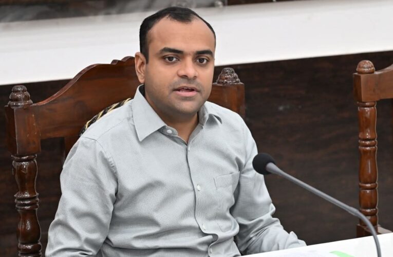नगर निगम,नगर पंचायतों,नगर पालिकाओं एवं खण्ड विकास अधिकारियों के माध्यम से आयोजित होंगे जनकल्याणकारी शिविर, क्षेत्रवासियों को केंद्र एवं राज्य सरकार द्वारा संचालित जनकल्याणकारी योजनाओं की दी जाएगी जानकारी एवं पात्र व्यक्तियों को किया जाएगा लाभान्वित