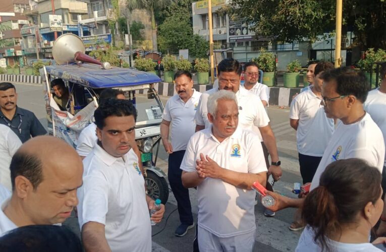 हरिद्वार: आयुष मंत्री मदन कौशिक ने “रन फॉर योगा” को दिखाई हरी झंडी, देवपुरा चौक से चंद्राचार्य चौक तक उत्साह के साथ सम्पन्न हुआ कार्यक्रम