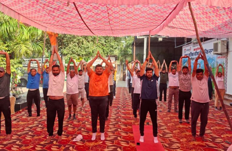 अंतर्राष्ट्रीय योग दिवस पर नगर पालिका शिवालिक नगर में उत्साहपूर्वक हुआ सामूहिक योगाभ्यास
