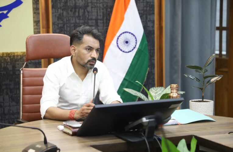 देहरादून: रात्रिकालीन कार्यों को मिली सशर्त अनुमति, लापरवाही पर डीएम का सख्त रुख, दो दिन के कार्य को छह माह तक लटकाना पडा भारी, डीएम ने सहायक अभियंता को दे दी प्रतिकूल प्रविष्टि