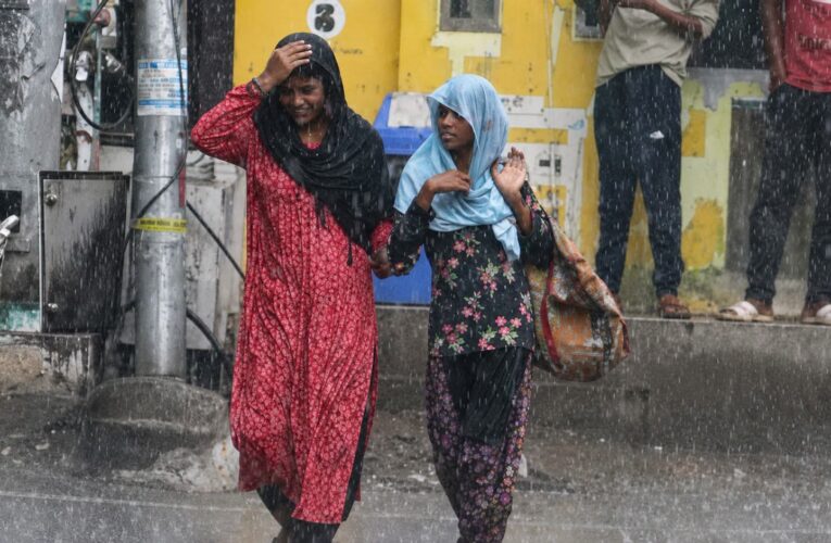 देहरादून जनपद में 1 एवं 2 जुलाई को भारी से बहुत भारी वर्षा की संभावना, ऑरेंज अलर्ट जारी, ऑरेंज अलर्ट के दौरान सतर्क रहें, अनावश्यक यात्रा से बचें: जिलाधिकारी