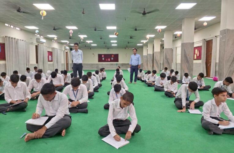 सरस्वती विद्या मंदिर इंटर कॉलेज सेक्टर 2 रानीपुर में छात्र संसद चुनाव की प्रथम प्रक्रिया संपन्न, सामान्य ज्ञान प्रतियोगिता आयोजित, 95 विद्यार्थियों ने लिया भाग, प्रधानाचार्य ने लोकतंत्र के महत्व पर किया प्रेरित