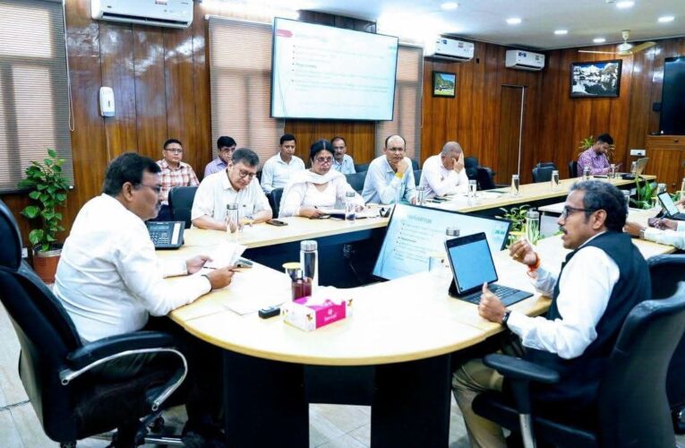 मुख्य सचिव ने ली प्रदेश में इको-टूरिज्म गतिविधियों को बढ़ाए जाने को लेकर बैठक, ट्रैकिंग पॉलिसी तैयार कर शीघ्र लागू करने के दिए निर्देश