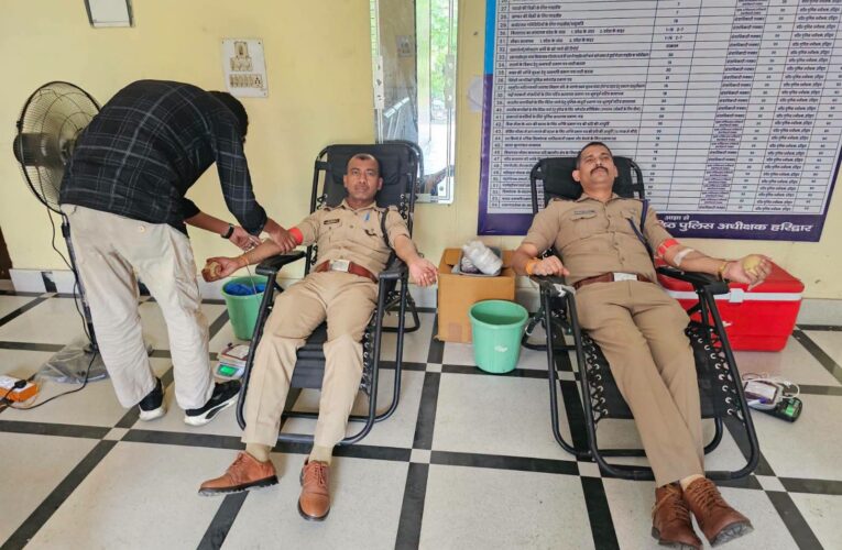 हरेला पर्व पर खानपुर पुलिस ने पेश की मानवता की मिसाल, स्वैच्छिक रक्तदान शिविर में 9 यूनिट रक्तदान