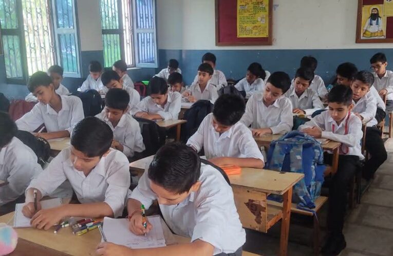 हरेला एवं पर्यावरण विषय पर निबंध प्रतियोगिता, विद्यार्थियों ने दिखाई रचनात्मक प्रतिभा