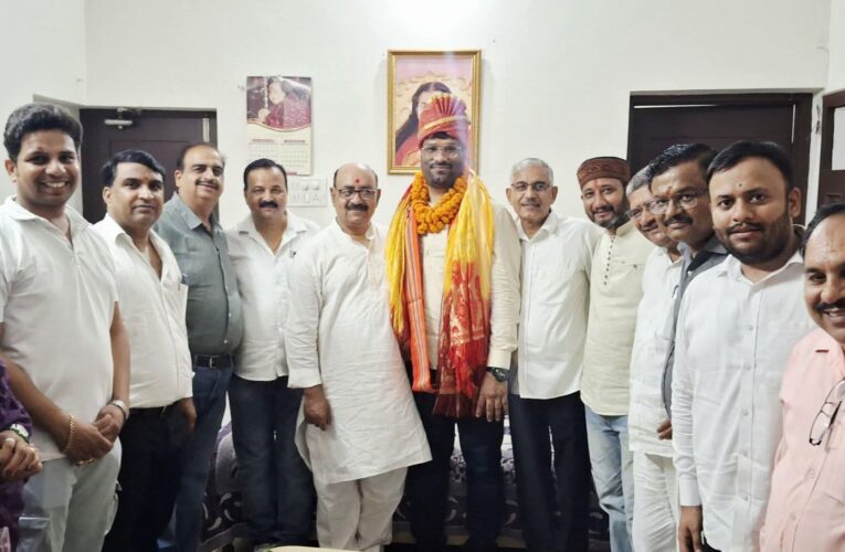 नगर निगम रुड़की में मनोनीत सभासद बनने पर मनोज मेहरा का किया गया स्वागत, भाजपा नेता मयंक गुप्ता ने कहा—यह कार्यकर्ता के सम्मान का प्रतीक