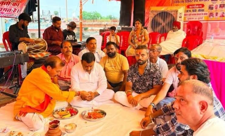 रुड़की में कांवड़ियों की सेवा के लिए लगाए शिविर का शुभारंभ हुआ भजन संध्या से, पूर्व मेयर गौरव गोयल रहे मौजूद