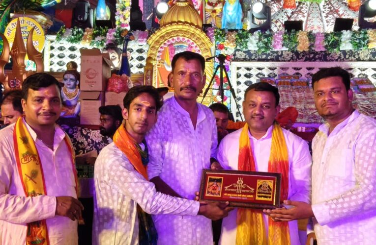 तीसरे विशाल संकीर्तन “एक शाम खाटू वाले के नाम” का हुआ भव्य आयोजन, देर रात तक सुंदर भजनों पर झूमे भक्तगण और लिया आशीर्वाद