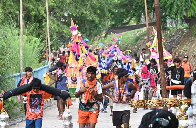 कांवड़ मेले में आज 37 लाख 30 हजार शिवभक्तों ने पवित्र गंगाजल लेकर अपने गंतव्य की ओर हुए रवाना, अब तक 1 करोड़ 80 लाख 55 हजार शिवभक्त पवित्र गंगाजल लेकर अपने-अपने गंतव्य की ओर हो चुके हैं रवाना