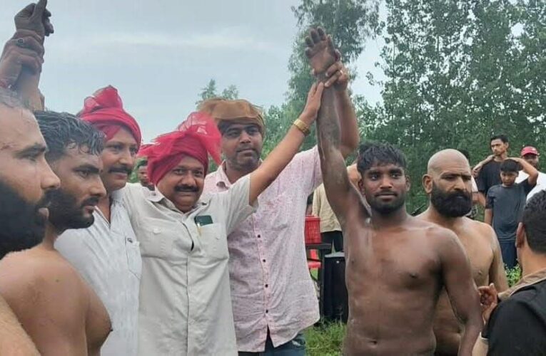 रुहालकी दयालपुर में दंगल का भव्य आयोजन, भाजपा प्रदेश कार्यकारिणी सदस्य सुशील पेगोवाल ने किया उद्घाटन, कहा-ग्रामीण क्षेत्रों में दंगल जैसे आयोजन हमारी पारंपरिक खेल संस्कृति को जीवंत रखने के साथ-साथ युवाओं को खेलों के प्रति प्रेरित करते हैं