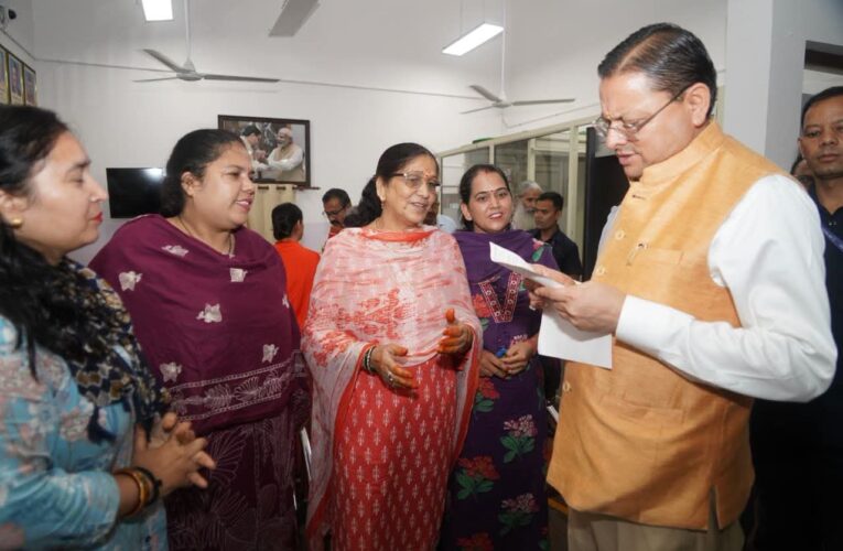 मुख्यमंत्री पुष्कर सिंह धामी से विभिन्न कर्मचारी संगठनों के प्रतिनिधिमंडलो ने की भेंट, मुख्यमंत्री ने संगठनों की समस्याओं एवं मांगों के परीक्षण कर उचित समाधान के दिए निर्देश