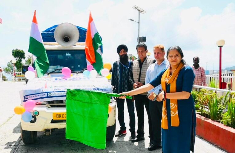 केंद्रीय संचार ब्यूरो देहरादून की हर घर तिरंगा विषय पर चित्र प्रदर्शनी 14 अगस्त से, जिलाधिकारी नितिका खंडेलवाल ने सीबीसी के प्रचार वाहन को रवाना दिखाई हरी झंडी, कैबिनेट मंत्री  गणेश जोशी करेंगे हर घर तिरंगा अभियान पर लगी चित्र प्रदर्शनी का उद्घाटन