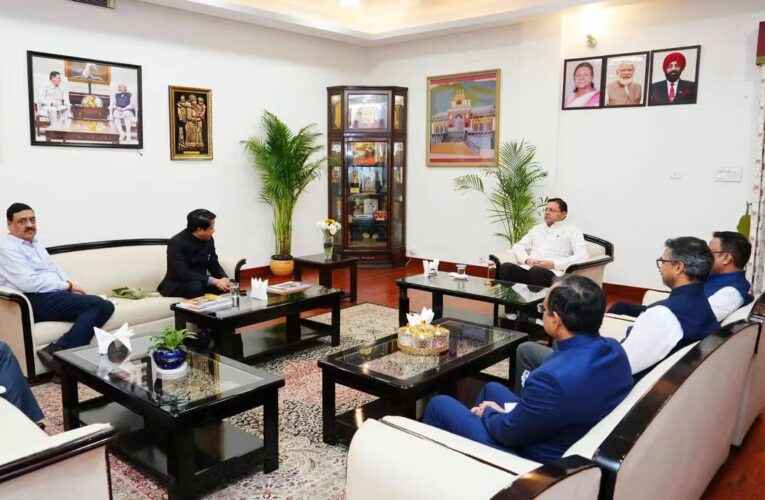 विदेशों में रोजगार की संभावनाओं के अनुरूप राज्य के युवाओं को दिया जाए कौशल एवं भाषा प्रशिक्षण: मुख्यमंत्री पुष्कर सिंह धामी, विदेशों में कुशल मानव संसाधन की मांग और रोजगार के अवसरों के लिए भारतीय मिशनों के साथ नियमित समन्वय रखें अधिकारी