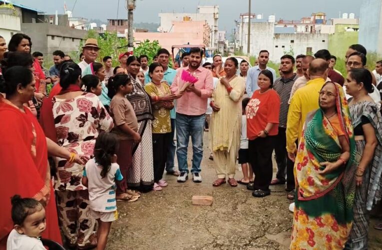 विकास कार्यों को मिली नई रफ्तार, नागेश्वर धाम व सक्षम विहार में सड़क निर्माण कार्यों का शुभारंभ
