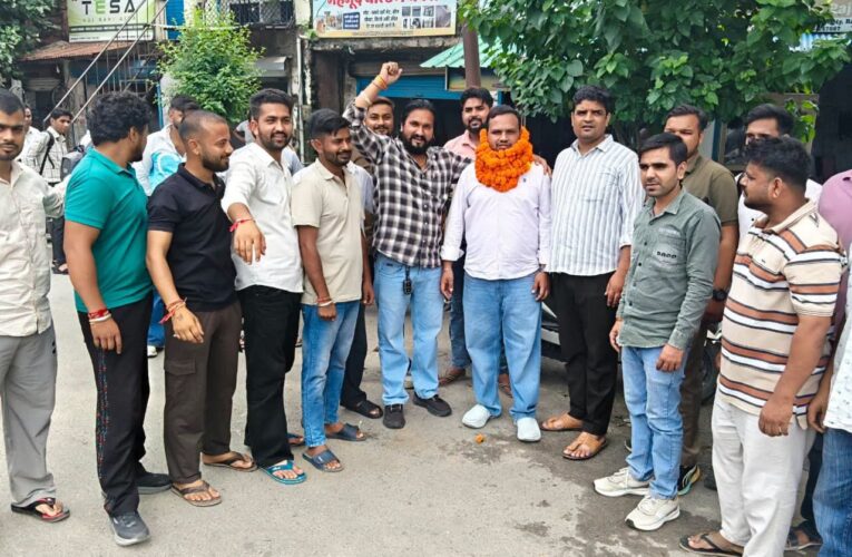 एनएसयूआई रुड़की के नवनियुक्त जिलाध्यक्ष मनीष परमार का कार्यकर्ताओं ने किया जोरदार स्वागत