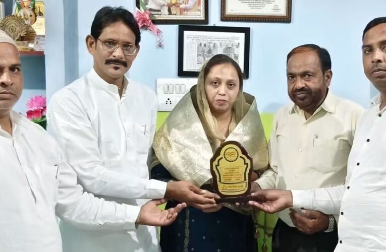 समाजसेविका डॉ०शाजिया नाज को मानक उपाधि दिए जाने पर सम्मानित कर की उज्जवल भविष्य की कामना