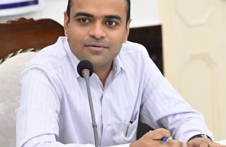 हरिद्वार में जिला योजना समिति के सदस्यों के निर्वाचन हेतु मतदाता सूची तैयार करने की प्रक्रिया प्रारम्भ, 08 सितम्बर से 15 सितम्बर 2026 तक निर्धारित कार्यक्रमानुसार निर्वाचक नामावली का प्रकाशन, दावा-आपत्ति एवं अंतिम सूची जारी की जाएगी
