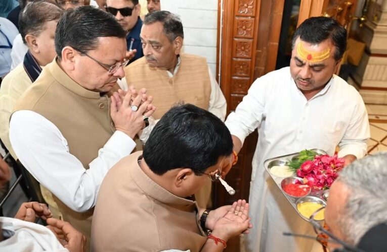 मुख्यमंत्री पुष्कर सिंह धामी ने श्री महालक्ष्मी अष्टभुजा मंदिर में पूजा-अर्चना कर प्रदेश की सुख-समृद्धि की कामना की