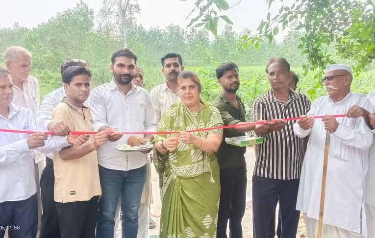 भगवानपुर विधायक ममता राकेश ने तेज्जूपुर गांव में किया नाले का उद्घाटन, कहा-नाले के निर्माण से गांव में जल निकासी की समस्या से लोगों को राहत मिलेगी