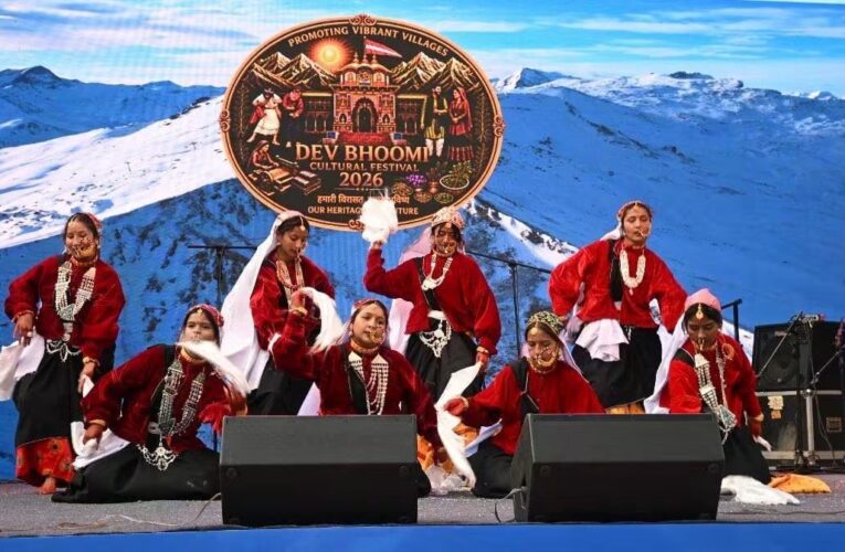 देवभूमि सांस्कृतिक महोत्सव-2026 ने बद्रीनाथ में बिखेरी उत्तराखंड की लोक संस्कृति की छटा, ‘हमारी विरासत, हमारा भविष्य’ की थीम पर संस्कृति, सीमा पर्यटन और स्थानीय आजीविका को मिला मंच
