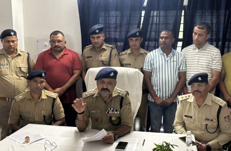 बहादराबाद के शांतरशाह में बाइक मैकेनिक हैप्पी हत्याकांड का पुलिस ने किया खुलासा, ब्लैकमेलिंग से तंग आकर इस्तिखार ने रची हत्या की साजिश
