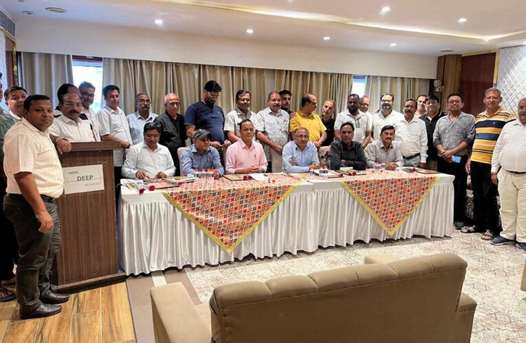 त्योहारी सीजन से पहले खाद्य सुरक्षा मानकों के प्रति व्यापारियों को किया जागरूक, कुट्टू आटे के निर्माण, विक्रय एवं भंडारण में सावधानियों तथा लाइसेंस-पंजीकरण संबंधी प्रावधानों की दी जानकारी