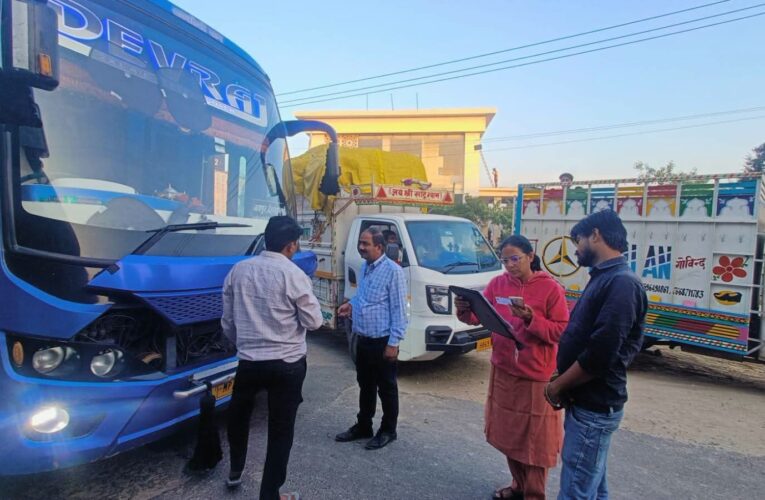 हरिद्वार में स्लीपर एवं लग्जरी बसों के विरुद्ध तड़के 4 बजे से सघन प्रवर्तन अभियान, 50 से अधिक वाहनों के चालान, 5 बसें सीज, 5 बसों के फिटनेस प्रमाणपत्र निरस्त करने की संस्तुति; अनधिकृत परिवर्तन एवं परमिट शर्तों के उल्लंघन पर विशेष कार्रवाई
