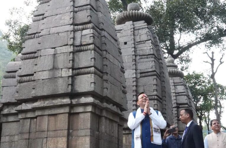 मुख्यमंत्री पुष्कर सिंह धामी ने आदिबद्री मंदिर में की पूजा-अर्चना, प्रदेशवासियों की सुख-समृद्धि की कामना