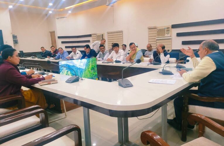 सड़क दुर्घटनाओं में कमी लाने के लिए समन्वित कार्रवाई पर जोर, सड़कों का थर्ड पार्टी रोड सेफ्टी ऑडिट कराने पर मुख्य विकास अधिकारी ने दिए निर्देश