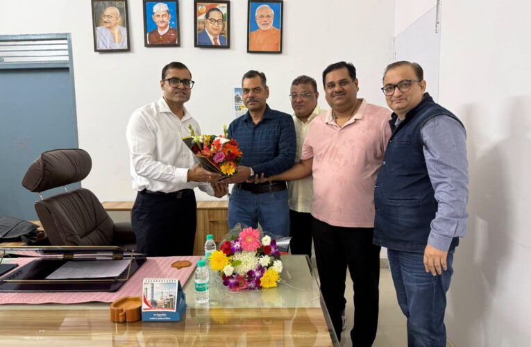 लघु उद्योग भारती के पदाधिकारियों ने रुड़की मंडल के अधीक्षण अभियंता रघुराज सिंह का किया स्वागत